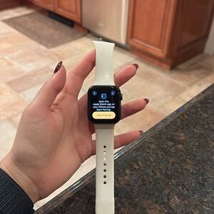 44mm Apple Watch SE